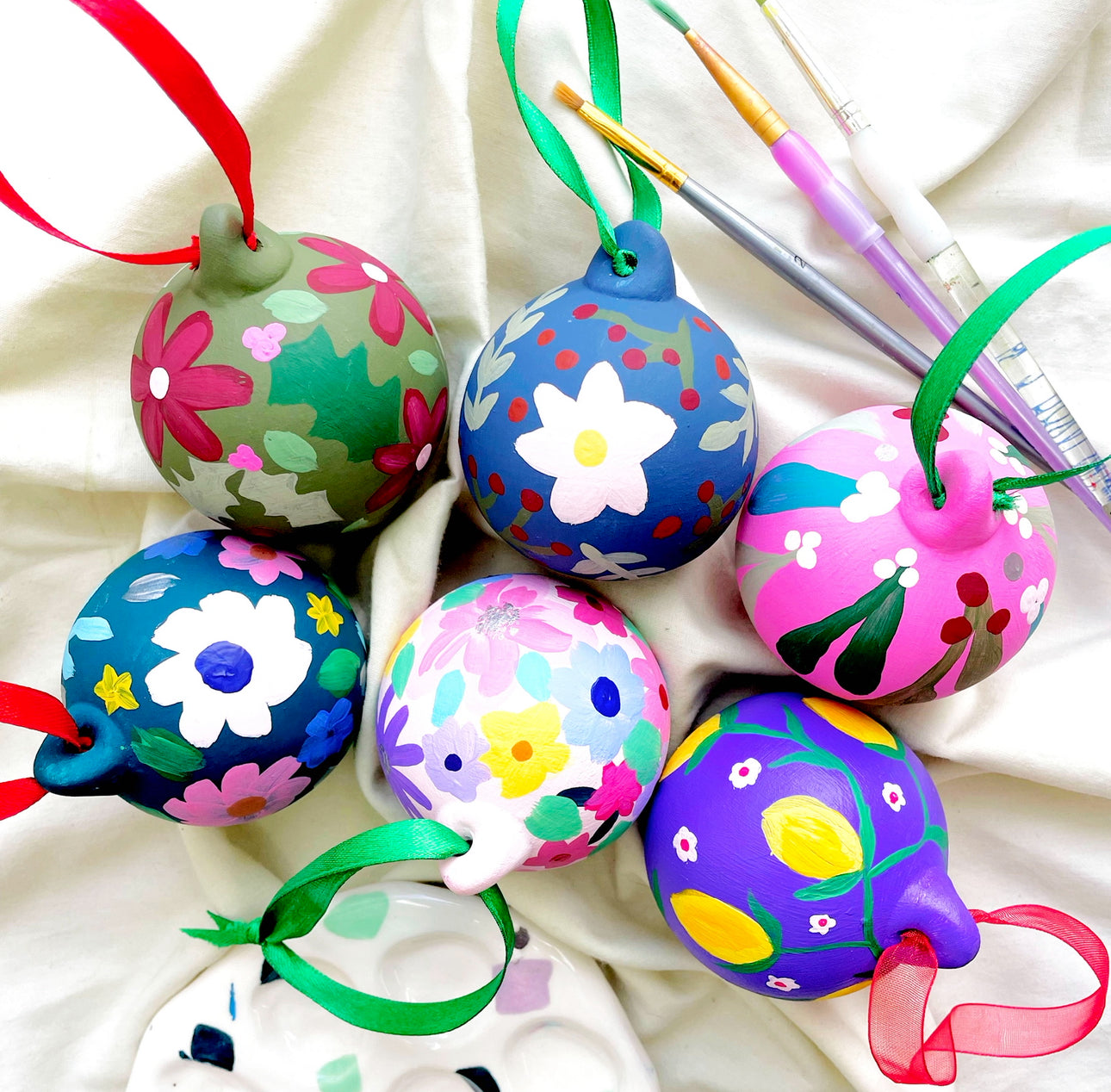 Ceramic Bauble Painting